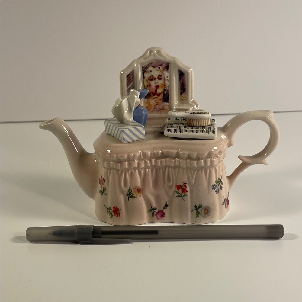 Floral Cream Teapot with Vanity Design - Picture 5 of 5